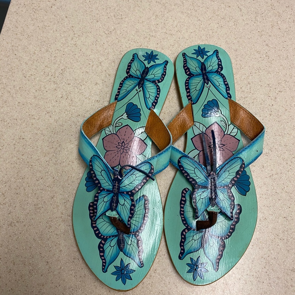 Painted leather flip flops